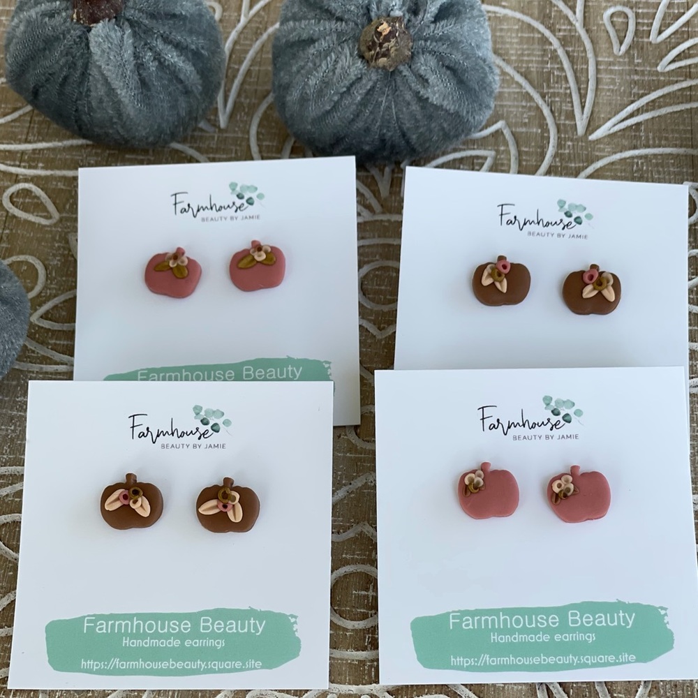 Mini pumpkin stud with florals